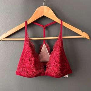 Victoria’s Secret Body Crochet Lace Lined Red Racerback Bralette Bra Medium